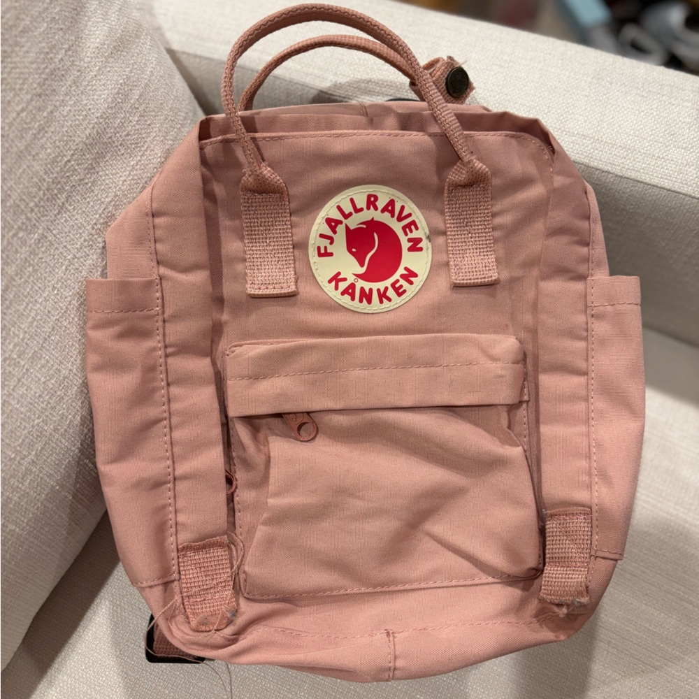 Fjallraven Kanken Kids Bag in Pink